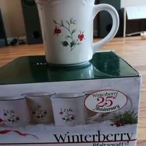 Pfaltzgraff winterberry 25th anniversary mugs and salt pepper shakers set